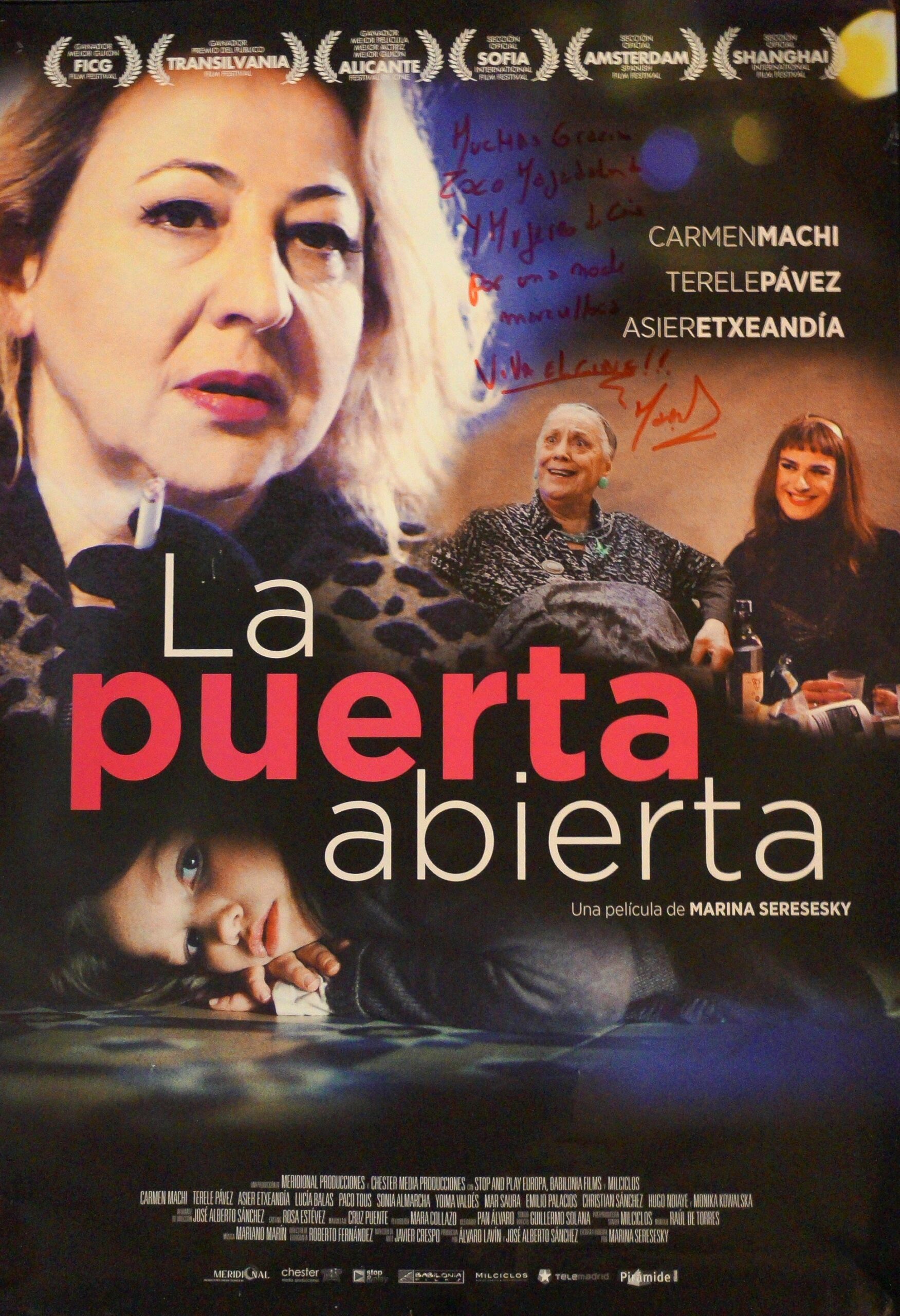 DIRECTORES EN EL ZOCO. MARINA SERESESKY presenta «La puerta abierta»